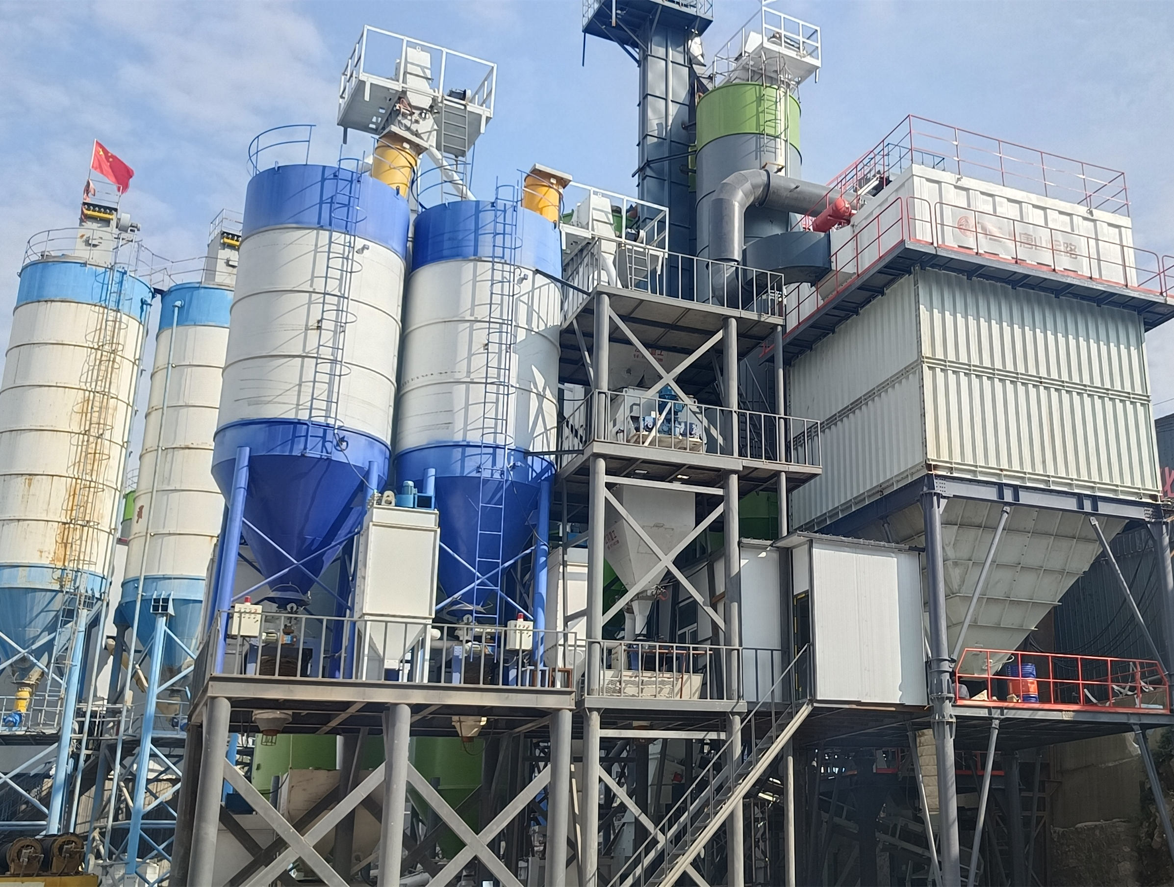 機制砂成建筑用砂主要來(lái)源，唐山金路制砂樓提供高標準機制砂生產(chǎn)設備