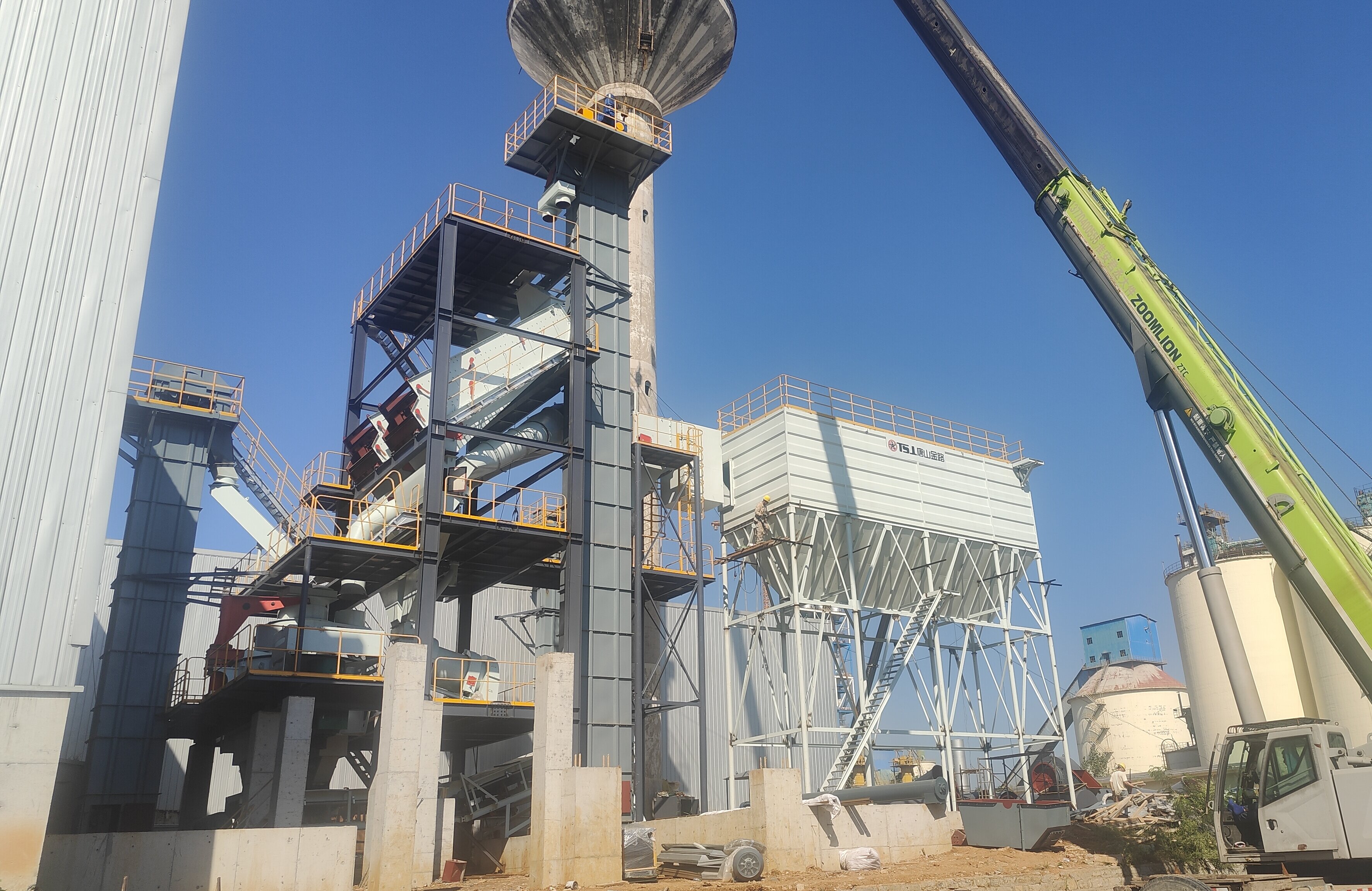 建筑垃圾堆成山？制砂樓一鍵 “點(diǎn)石成金”！