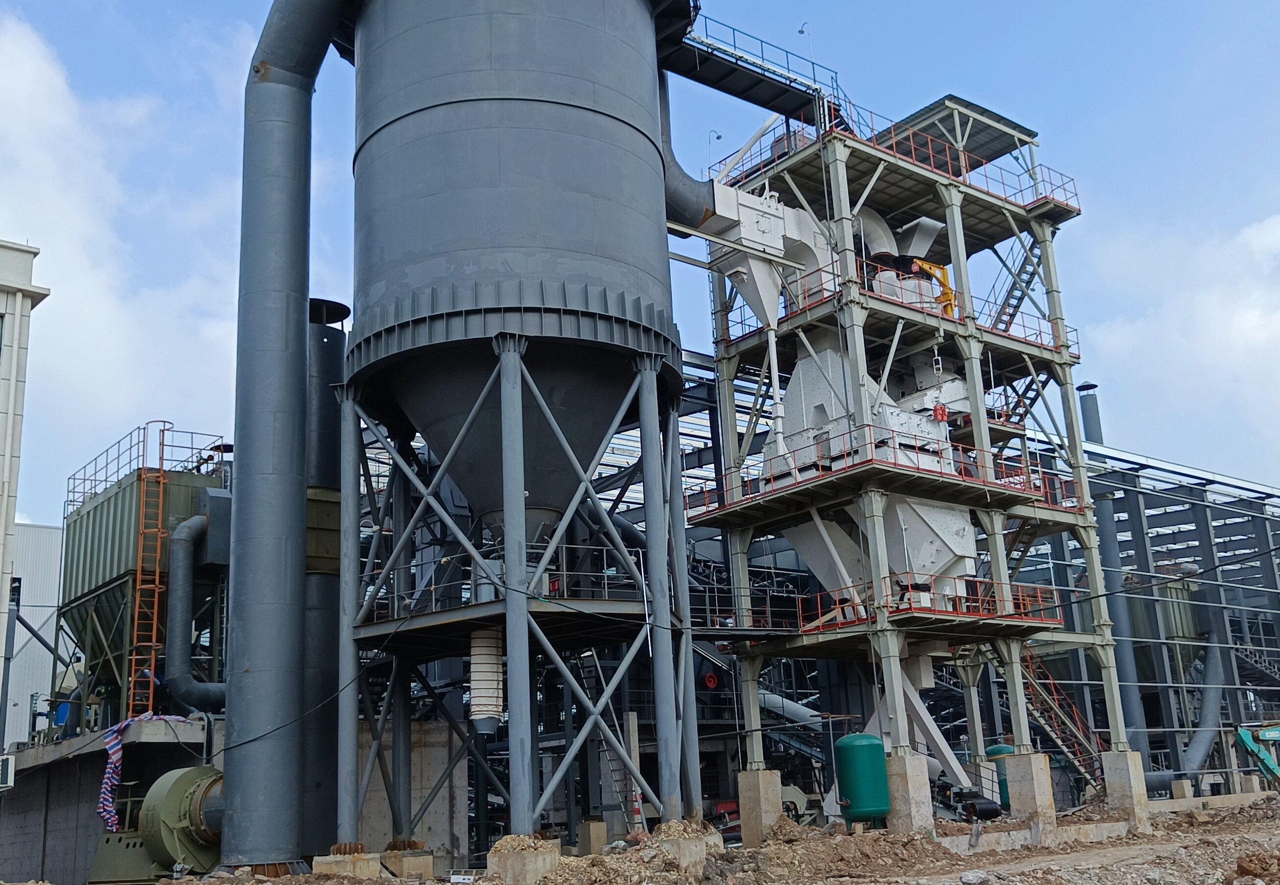 告別水洗與泥餅煩惱！干式制砂樓開啟環(huán)保制砂新范式